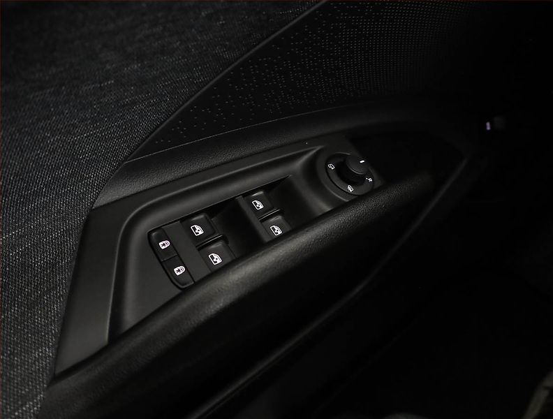 Škoda Elroq (2025) Selection 50 (55 kWh), SoH 99% - fotka 17 z 21