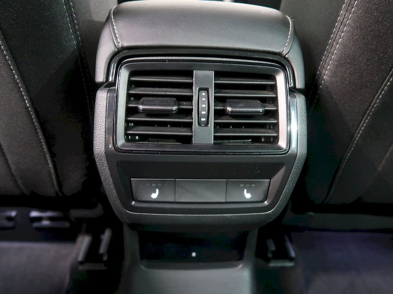 Škoda Karoq (2021) SPORTLINE 2.0TDI 110KW 4x4 DSG - fotka 40 z 43