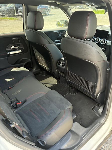 Mercedes-Benz GLB (2025) 200d 4MATIC - fotka 8 z 15