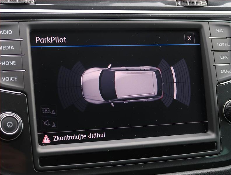 Volkswagen Tiguan (2017) R-Line 2.0 TDI, R-line,138TKM - fotka 20 z 23