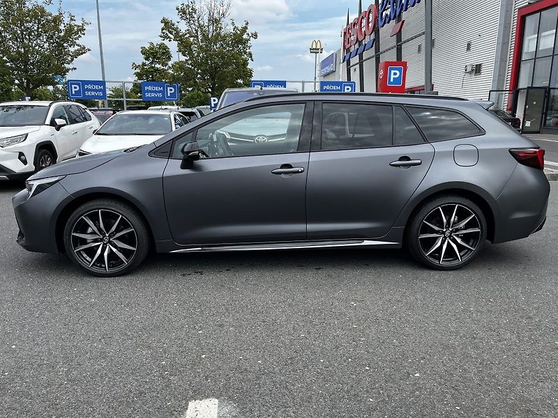 Toyota Corolla 2.0HEV, GR Sport - fotka 9 z 31