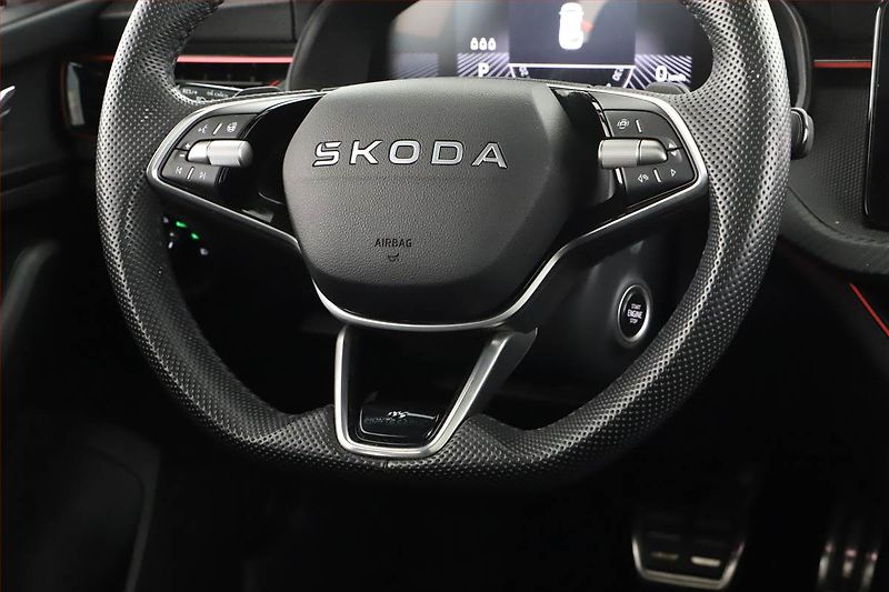 Škoda Kamiq (2025) 1.5 TSI, MONTE CARLO, AUTOMAT - fotka 16 z 17