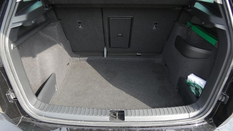 Škoda Karoq 1,5 TSI Style DSG - fotka 20 z 22