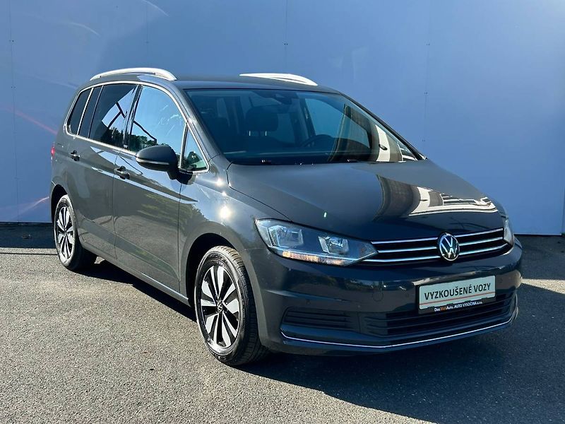 Volkswagen Touran (2023) 1.5 TSI 110kW manuál - fotka 16 z 35