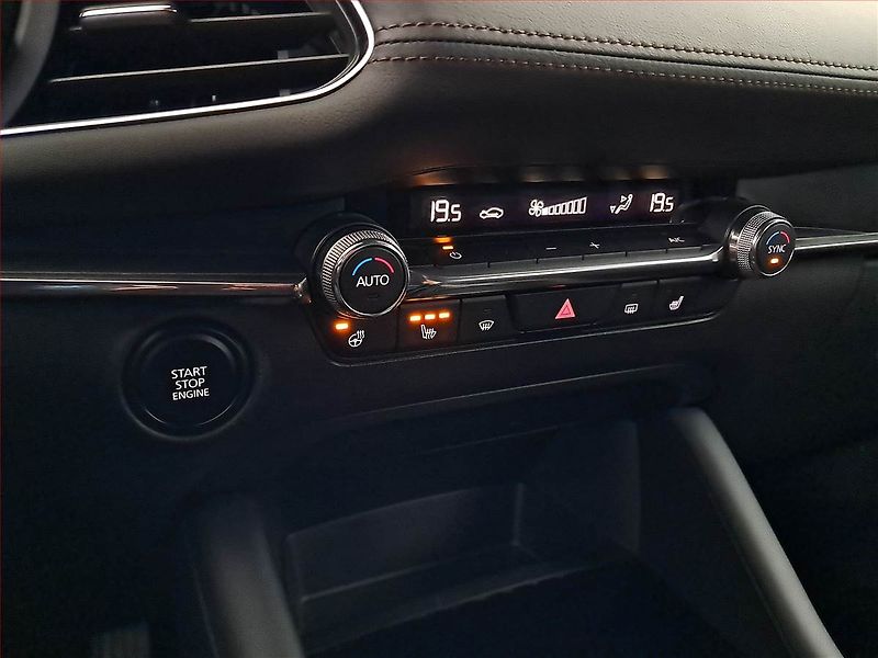 Mazda 3 (2023) 2.0 Skyactiv-G - fotka 17 z 20