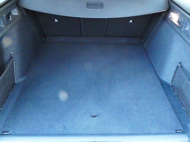 Peugeot 308 SW ACTIVE PT 130k EAT8 - fotka 10 z 26