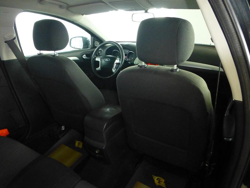 Ford Mondeo (2008) - fotka 23 z 26