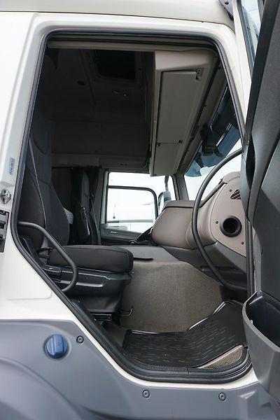 DAF CF (2019) 320 / ACC / E 6 / FIRANKA / 22 - fotka 8 z 45