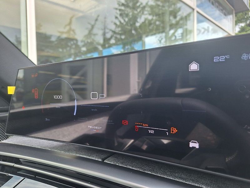 Peugeot 5008 (2025) GT Hybrid 145 e-DCS - fotka 17 z 24