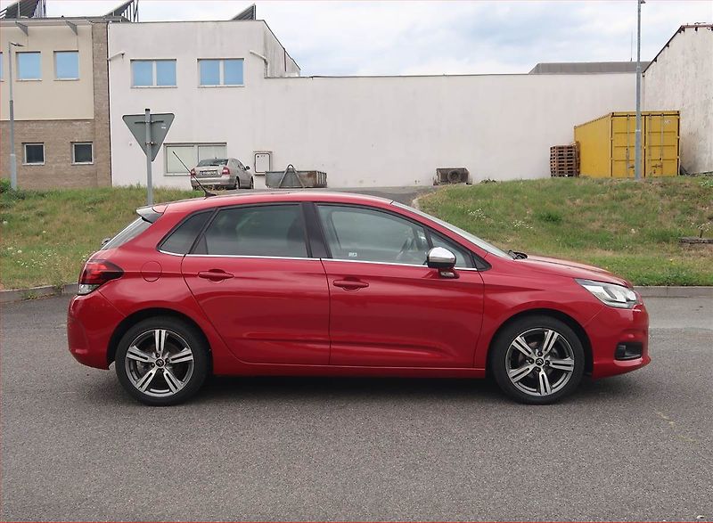 Citroën C4 (2015) 1.2 PureTech, Serv.kniha - fotka 6 z 16