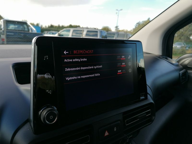 Peugeot Rifter (2020) MAXI 1.2 PureTech Allure EAT8 - fotka 15 z 27