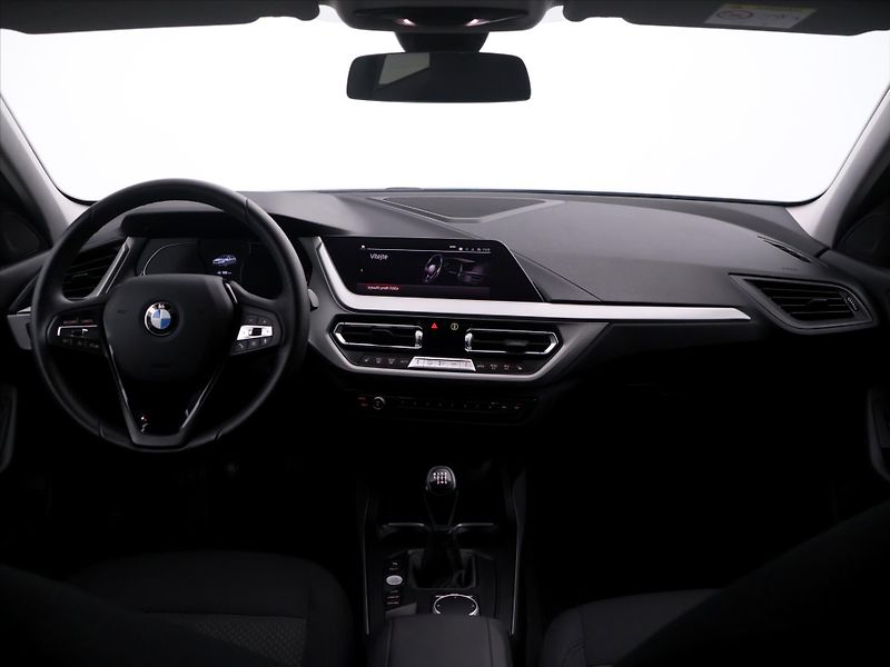 BMW Řada 1 1,5 116d 85kW Aut.klima LED - fotka 32 z 39