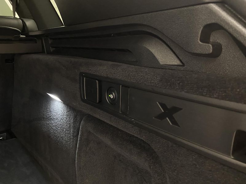 BMW X5 xDRIVE 30d M-PAKET AUT CZ - fotka 33 z 85