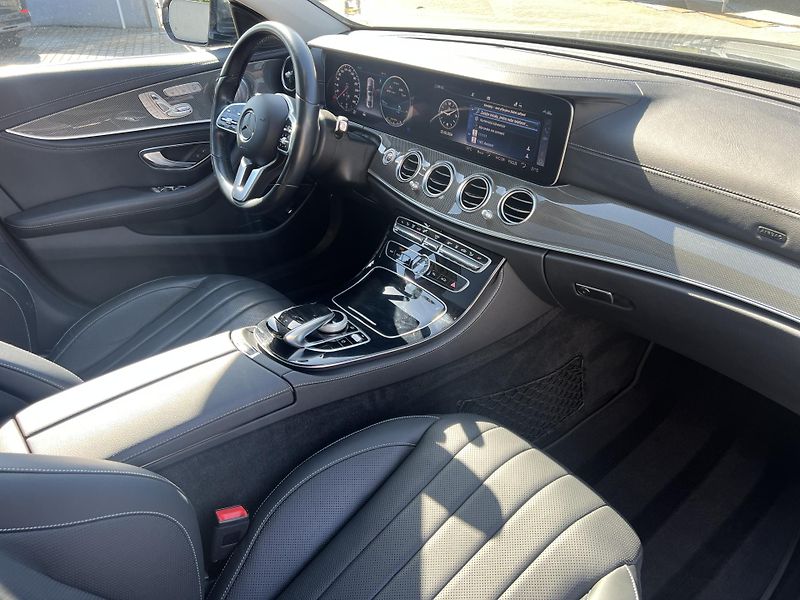 Mercedes-Benz Třídy E 400d 4 Matic vzduch plná výbav - fotka 12 z 29