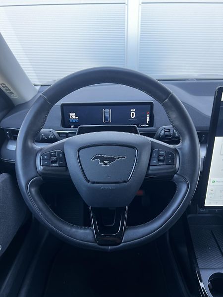 Ford Mustang Mach-E RWD 75kWh 190kW 1.Maj DPH - fotka 8 z 26