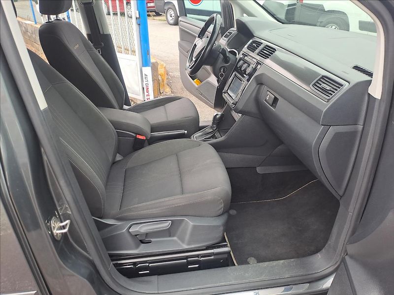 Volkswagen Caddy 2,0 TDI DSG 4MOTION - fotka 8 z 16