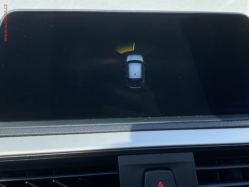 BMW Řada 1 (2018) 2.0d 118d, AT, navi, AC - fotka 16 z 16