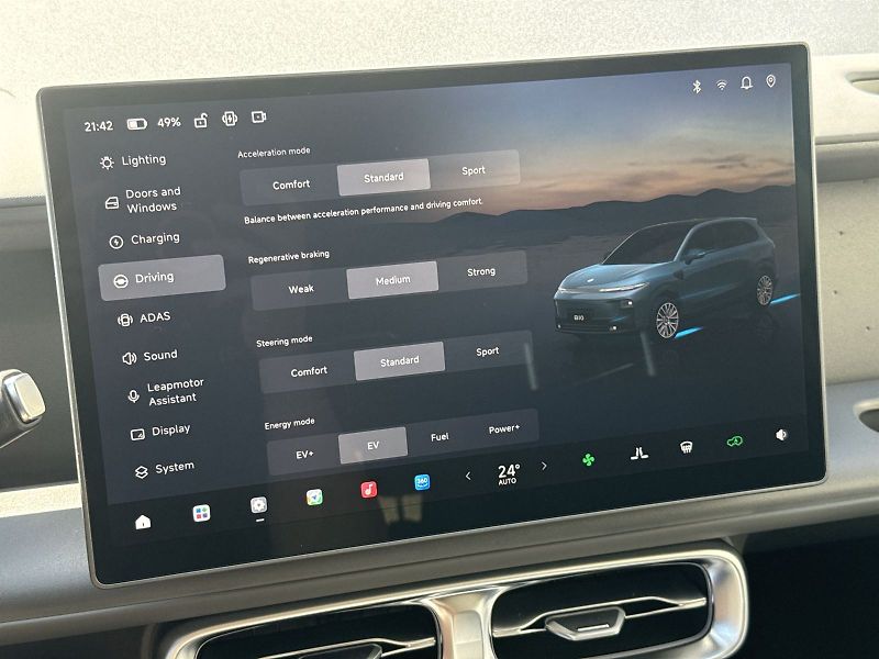 Leapmotor B10 (2026) DESIGN HYBRID EV - fotka 18 z 32