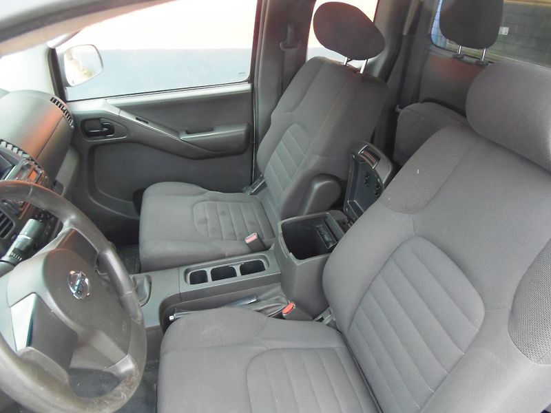 Nissan Navara (2009) King-Cab 2.5 DCi 4x4 tažné 3t - fotka 8 z 22