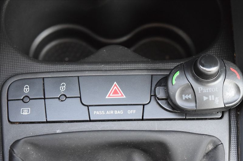Seat Ibiza 1,4 16V 63KW NÍZKÝ NÁJEZD ALU - fotka 32 z 35