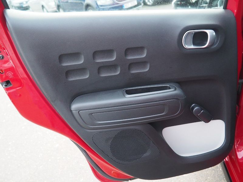Citroën C3 (2019) 1.2 PureTech Feel - fotka 12 z 34