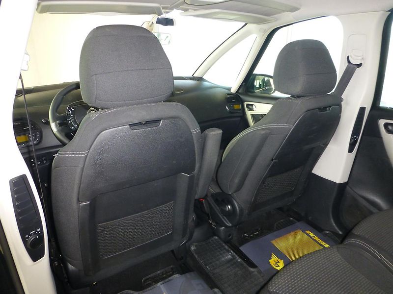 Citroën Grand C4 Picasso (2013) 1,6HDI*NAVI*TAŽNÉ*PARK.S*7MÍST - fotka 17 z 28