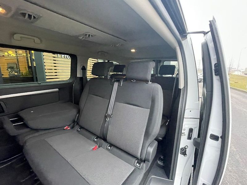 Toyota ProAce Verso 2.0D-4D 144HP M/T Business 8S - fotka 23 z 30