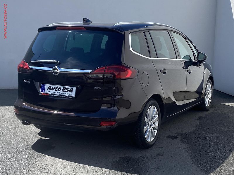 Opel Zafira (2017) 2.0 CDTi, AT, navi, park - fotka 4 z 18