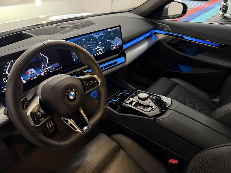 BMW Řada 5 BMW 540d xDrive M-Sport,tažné  - fotka 38 z 48