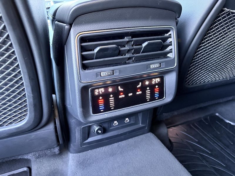 Audi Q7 QUATTRO S-LINE MATRIX NEZ. TOP - fotka 55 z 64