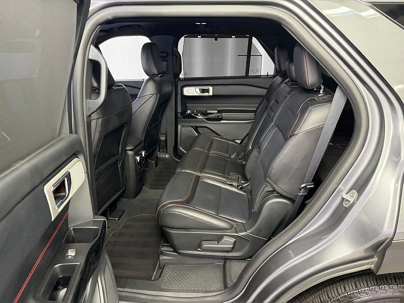 Ford Explorer 3.0L PHEV AWD ST-LINE, PANO, B - fotka 11 z 27