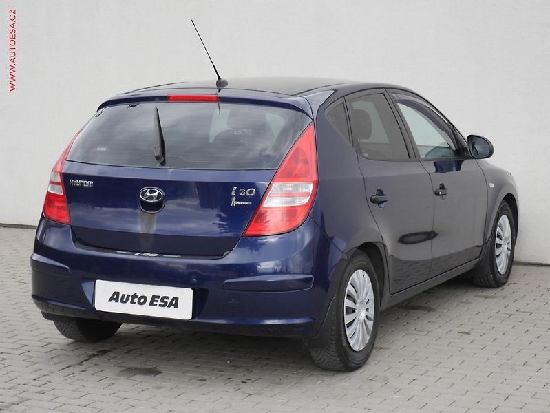 Hyundai i30 (2008) 1.4CVVT, ČR, AC, zmk.řazení - fotka 4 z 14
