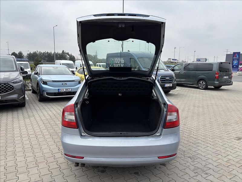 Škoda Octavia 1,9 TDI 77kW Ambiente - fotka 10 z 30