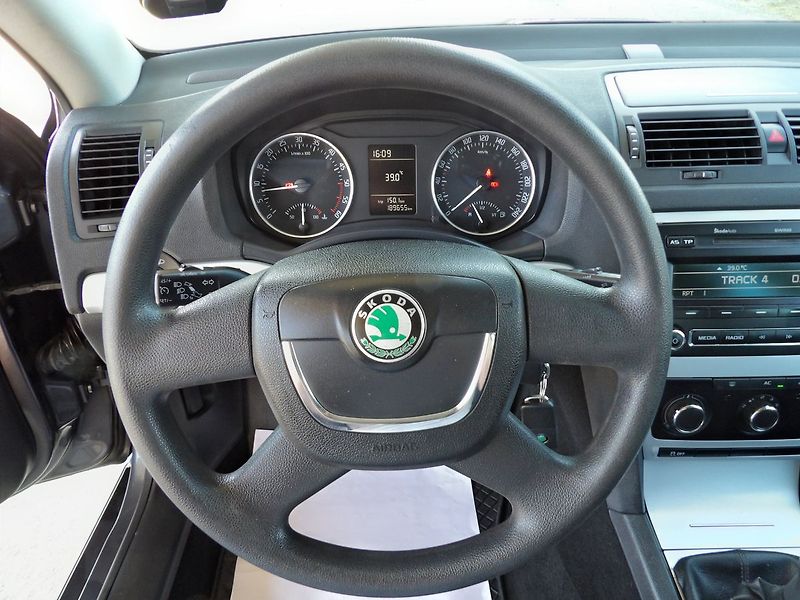 Škoda Octavia 2.0TDI Family Tažné Serviska - fotka 10 z 29