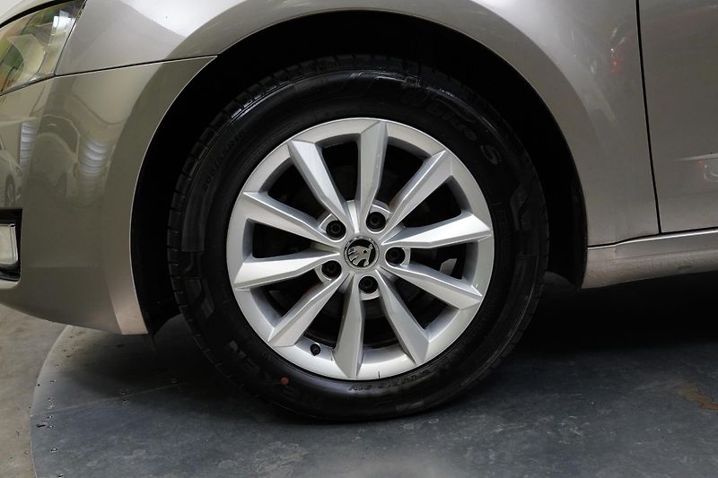 Škoda Octavia - fotka 10 z 27
