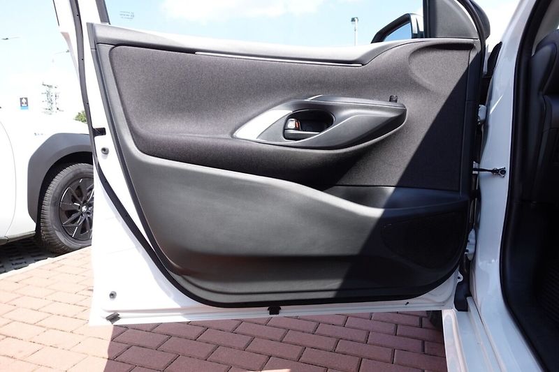 Toyota Yaris 1,5 HEV Comfort - fotka 8 z 26