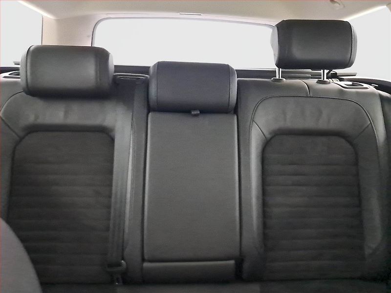 Volkswagen Passat (2017) Highline 2.0 BiTDI, 4X4 - fotka 10 z 19