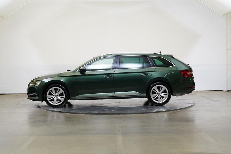 Škoda Superb - fotka 3 z 28