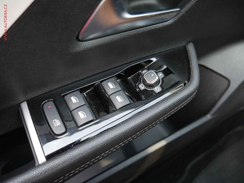 Opel Astra (2023) 1.2 T, ČR, AC, LED, navi - fotka 11 z 21
