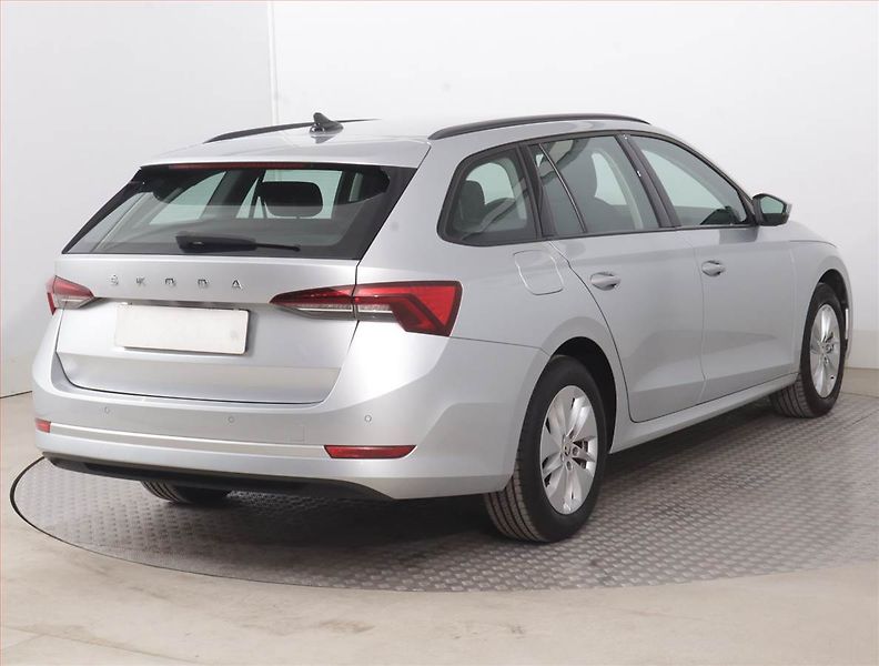 Škoda Octavia (2022) Ambition 2.0 TDI, ČR,1.maj - fotka 5 z 15