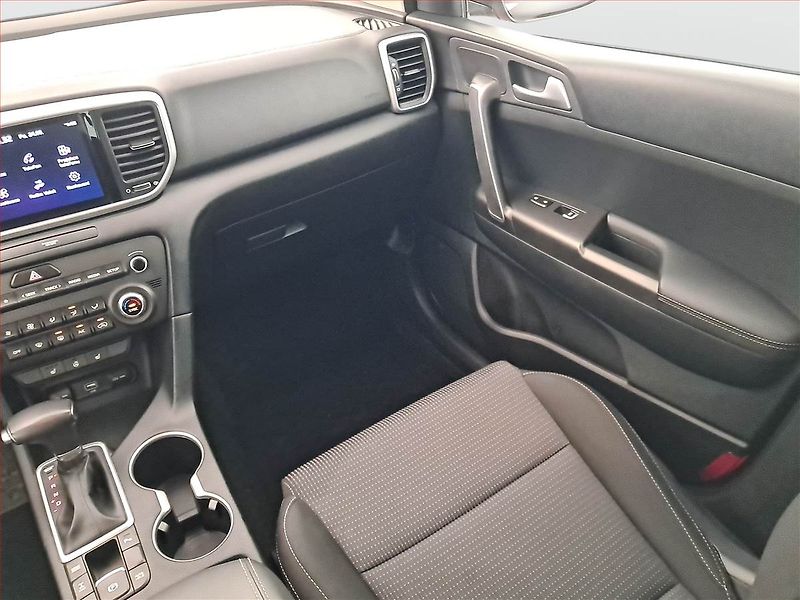 Kia Sportage (2021) 1.6 T-GDI - fotka 8 z 20