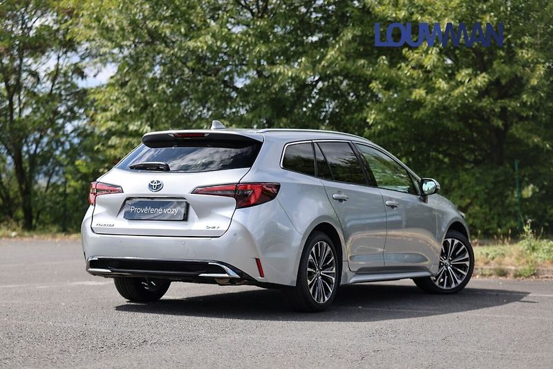 Toyota Corolla 1.8 HEV CVT Style - fotka 2 z 27