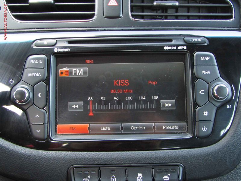 Kia Ceed (2012) 1.6 GDi, Spirit, AT, xenon - fotka 15 z 18