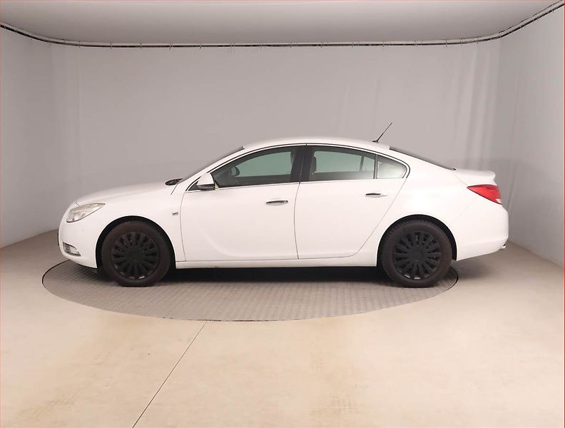 Opel Insignia (2010) 1.6 Turbo, Tempomat - fotka 3 z 13