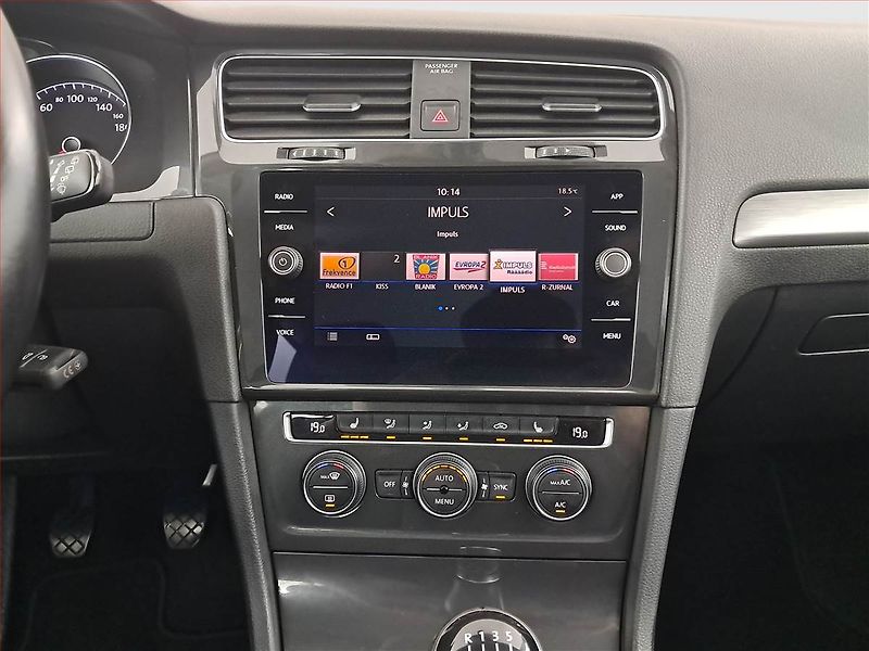 Volkswagen Golf (2019) 1.6 TDI, Kůže, Tempomat - fotka 12 z 18