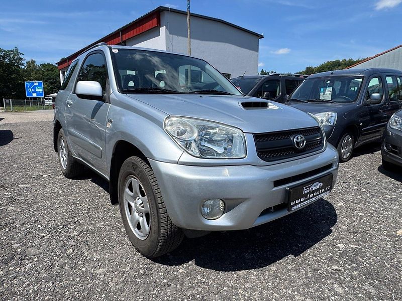 Toyota RAV4 (2005) 2.0 D-4D, 4WD - fotka 3 z 12