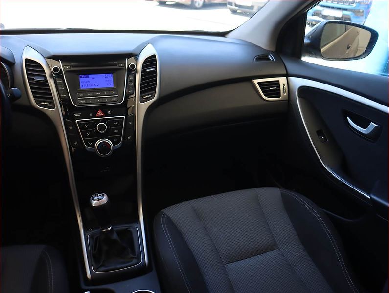 Hyundai i30 (2015) 1.6 MPI, Serv.kniha, Tempomat - fotka 8 z 16