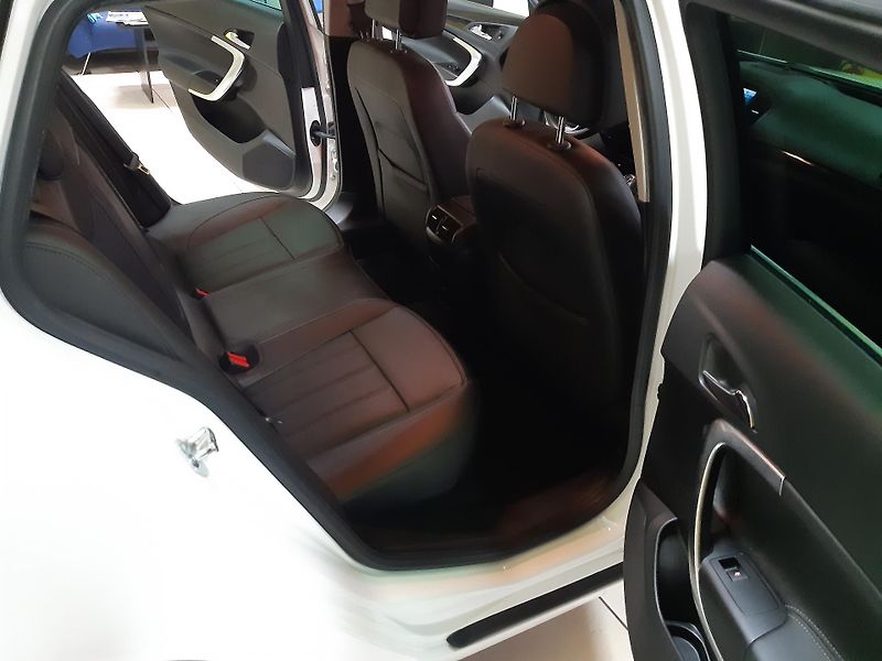 Opel Insignia 2.0 CDTI COMBI COSMO NAVI      - fotka 25 z 28