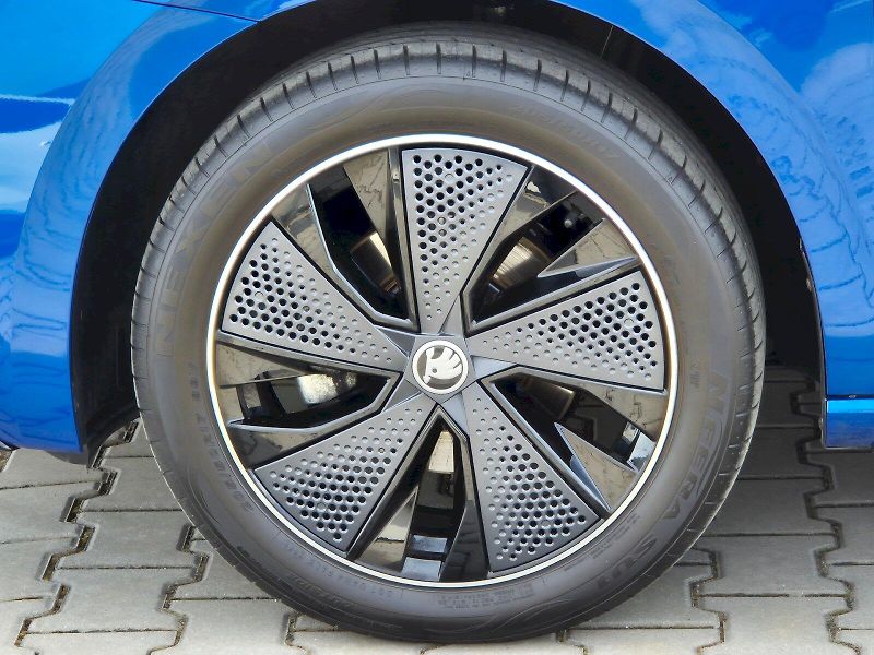 Škoda Scala (2025) Monte Carlo 1.0TSi 85kW 6°manu - fotka 30 z 30