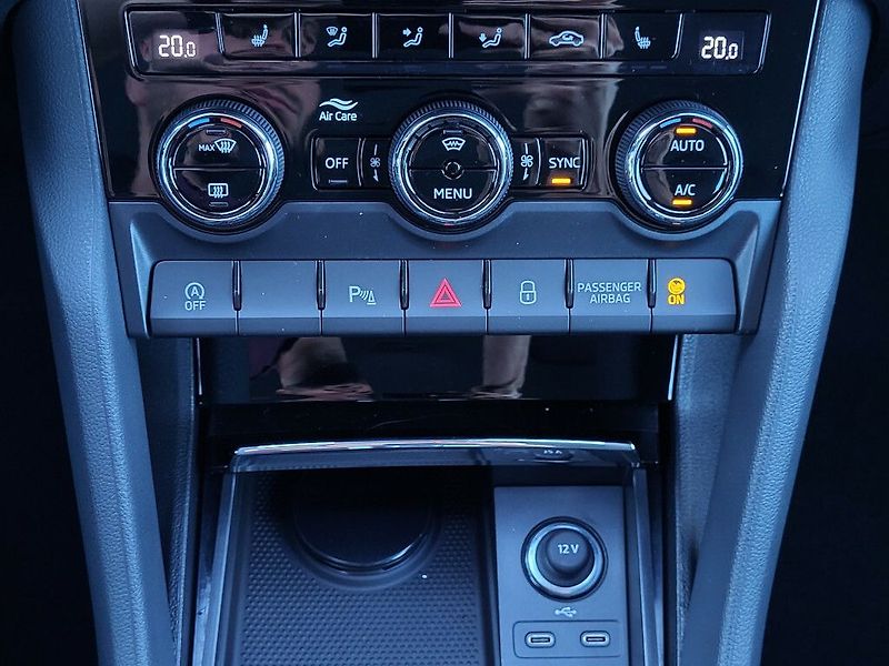 Škoda Karoq Dynamic 1,5TSI 110kW - fotka 27 z 29